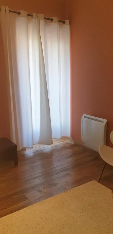 Appt 75m2 terrasse 12m2 Lägenhet Tourbes Exteriör bild